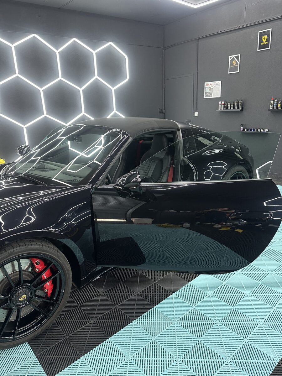 Detailing Porsche Bruges